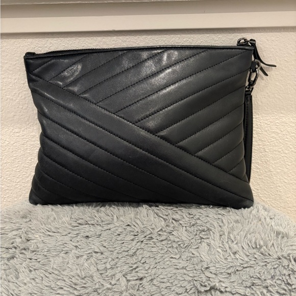 Tory Burch Black Quilted Pouch - Picture 3 of 10